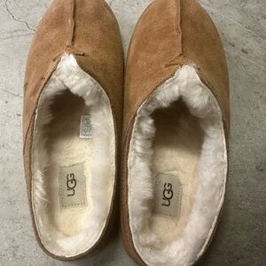 Ugg Slippers🤎